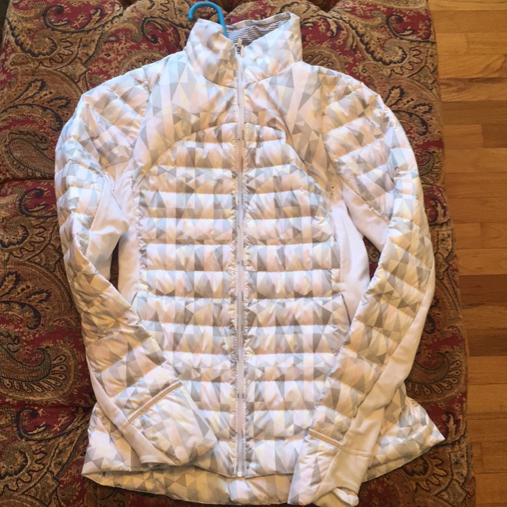 Lululemon form fitting jacket